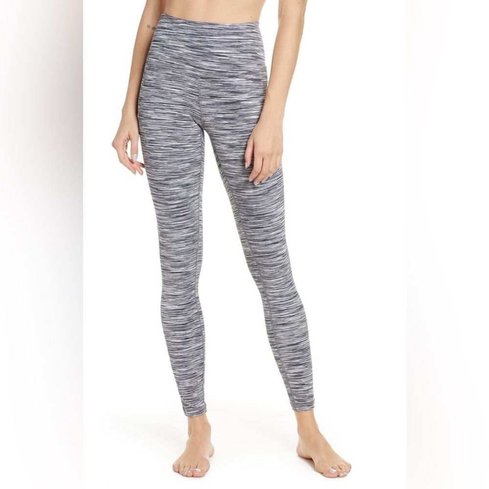 NWT Gray & White Marbled Stripe Leggings Sz M
